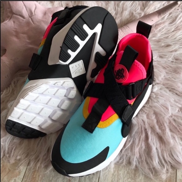 NWT Nike Huarache City - Picture 7 of 8